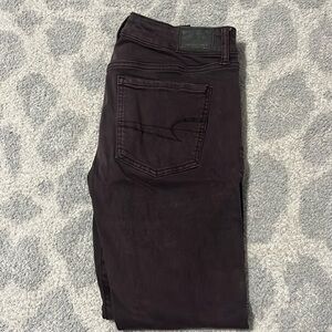 Women’s maroon American eagle skinny jeans